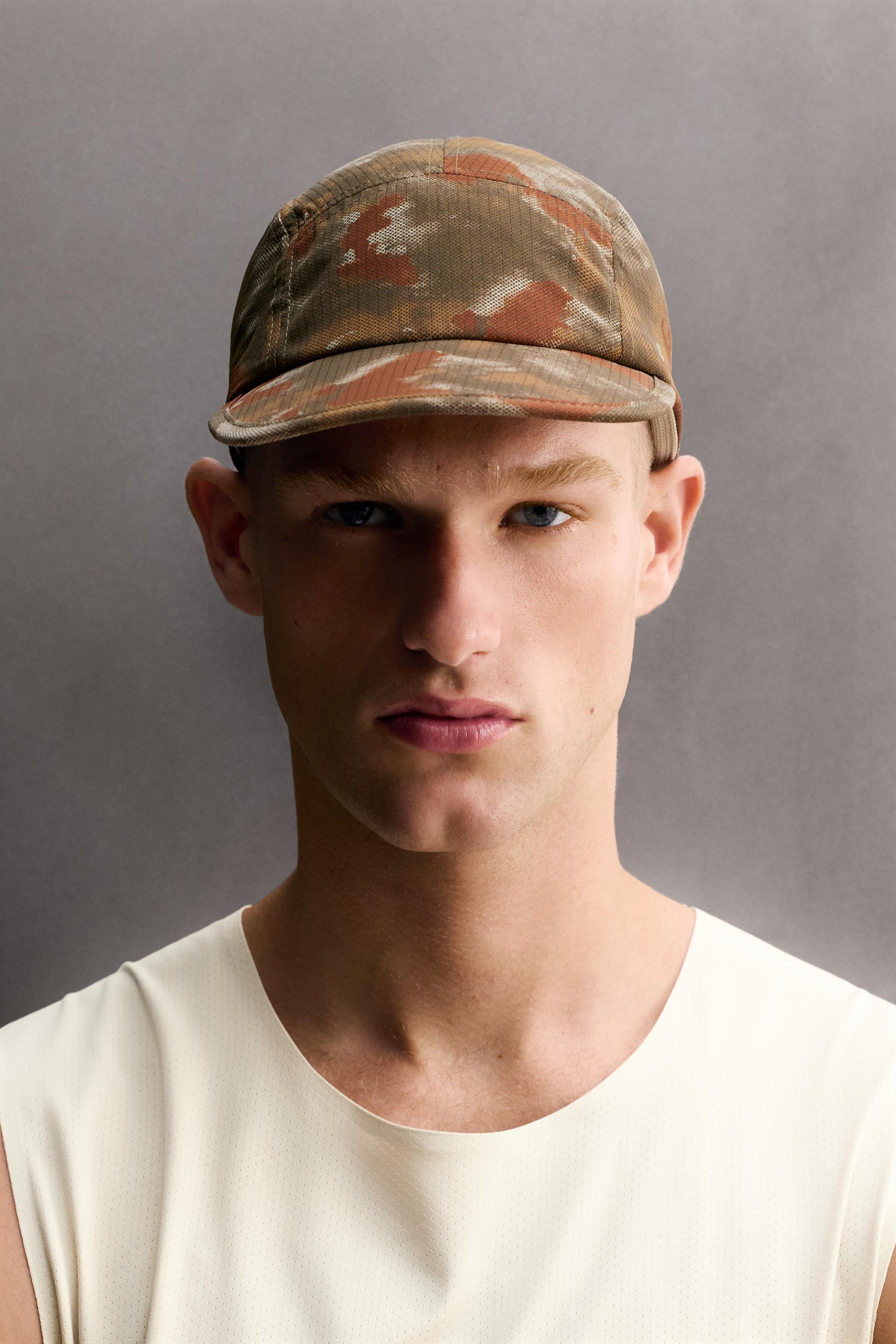 CASQUETTE TECHNIQUE LÉGÈRE À IMPRIMÉ ABSTRAIT